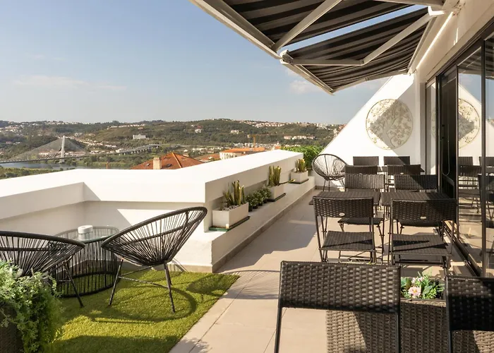 Penedo Da Saudade Suites & Hostel
