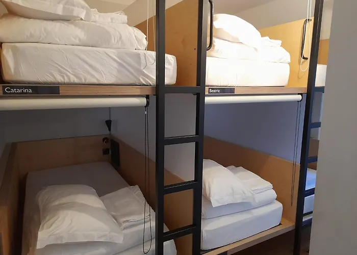 Penedo Da Saudade Suites & Hostel